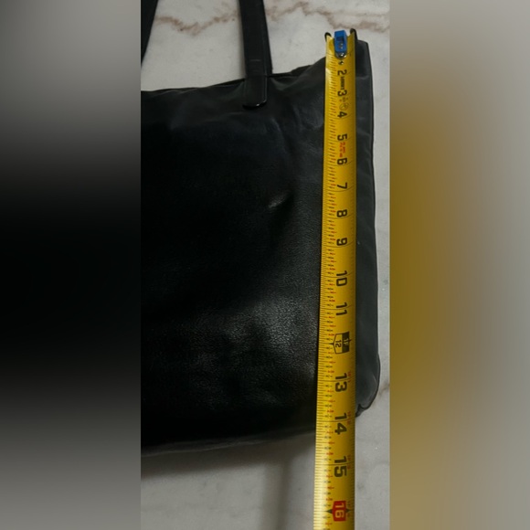 Pre owned Everlane Petra Italian Leather Magazine Tote Bag in Black Leather - Picture 7 of 8